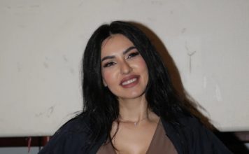 SEVALE BRADAVICE: Tanja Savić pevala bez gaća i brusa! Šta joj se desilo, pokazala previše!!! SEVALE BRADAVICE: Tanja Savić pevala bez gaća i brusa! Šta joj se desilo, pokazala previše!!! - featured image