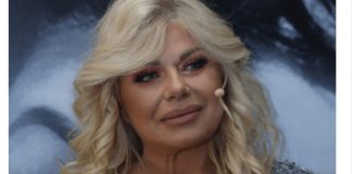 Bila je najveća zvezda devedesetih, a završila je OVAKO: Pogledajte gde živi Zorana Pavić, kuhinja u kojoj sprema hranu sve govori (FOTO) Bila je najveća zvezda devedesetih, a završila je OVAKO: Pogledajte gde živi Zorana Pavić, kuhinja u kojoj sprema hranu sve govori (FOTO) - featured image