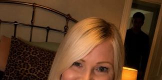 **Poslala sam svom mužu selfie iz naše spavaće sobe dok je bio na poslovnom putu — nekoliko sekundi kasnije nazvao me uspaničeno i upitao: „Tko stoji iza tebe?“ Okrenula sam se… i krv mi se sledila u žilama.** **Poslala sam svom mužu selfie iz naše spavaće sobe dok je bio na poslovnom putu — nekoliko sekundi kasnije nazvao me uspaničeno i upitao: „Tko stoji iza tebe?“ Okrenula sam se… i krv mi se sledila u žilama.** - featured image