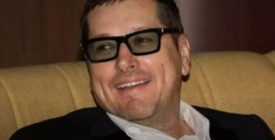 Razlika u godinama nije bila prepreka za ljubav: Pejović ima 52, a znate li koliko godina ona ima? Uhvaćen sa mladom kolegicom u int1mi, mislili smo da je gospodin, a on obicni ped0fiI - featured image Razlika u godinama nije bila prepreka za ljubav: Pejović ima 52, a znate li koliko godina ona ima? Uhvaćen sa mladom kolegicom u int1mi, mislili smo da je gospodin, a on obicni ped0fiI - featured image