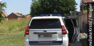JEZIV SLUČAJ! Policija uhapsila muškarca (46), sumnja se da je OBLJUBIO DJEVOJČICU (12): Određeno mu zadržavanje JEZIV SLUČAJ! Policija uhapsila muškarca (46), sumnja se da je OBLJUBIO DJEVOJČICU (12): Određeno mu zadržavanje - featured image