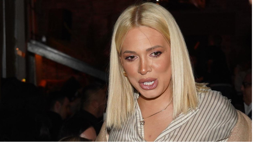 SVI SE PITALI ČIJE JE DIJETE, ko je oženjeni muškarac i otac dvoje djece? Milica Todorović krenula Prijinim stopama, uzela joj i muža? PUČE BRUKA - featured image SVI SE PITALI ČIJE JE DIJETE, ko je oženjeni muškarac i otac dvoje djece? Milica Todorović krenula Prijinim stopama, uzela joj i muža? PUČE BRUKA - featured image