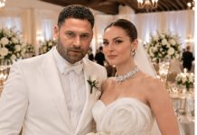DUŠKO TOŠIĆ OBJAVIO FOTOGRAFIJU SA VENČANJA!! Mlada u prvom planu ne skida osmijeh s lica… Atina i Nika nisu se odvajale od tate, Jelena zavrsila na urgentrn0m!! DUŠKO TOŠIĆ OBJAVIO FOTOGRAFIJU SA VENČANJA!! Mlada u prvom planu ne skida osmijeh s lica… Atina i Nika nisu se odvajale od tate, Jelena zavrsila na urgentrn0m!! - featured image