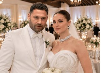 DUŠKO TOŠIĆ OBJAVIO FOTOGRAFIJU SA VENČANJA!! Mlada u prvom planu ne skida osmijeh s lica… Atina i Nika nisu se odvajale od tate, Jelena zavrsila na urgentrn0m!! DUŠKO TOŠIĆ OBJAVIO FOTOGRAFIJU SA VENČANJA!! Mlada u prvom planu ne skida osmijeh s lica… Atina i Nika nisu se odvajale od tate, Jelena zavrsila na urgentrn0m!! - featured image
