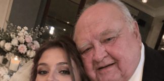 Udala sam se za muškarca 41 godinu starijeg zbog njegova bogatstva — Nakon njegova sprovoda, njegov odvjetnik dao mi je kutiju i rekao: „Pobrinuo se da dobiješ točno ono što zaslužuješ.”… Udala sam se za muškarca 41 godinu starijeg zbog njegova bogatstva — Nakon njegova sprovoda, njegov odvjetnik dao mi je kutiju i rekao: „Pobrinuo se da dobiješ točno ono što zaslužuješ.”… - featured image
