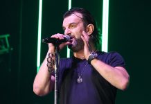 Skandal ne janjava, mrtav si do Oktobra, pojest će te mrak? Aca Lukas tvrdi da mu Milorad Dodik prijeti po život: “Nacrtao si mi metu na čelo” Skandal ne janjava, mrtav si do Oktobra, pojest će te mrak? Aca Lukas tvrdi da mu Milorad Dodik prijeti po život: “Nacrtao si mi metu na čelo” - featured image
