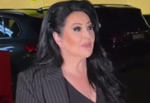 Draganin bivši sa novom suprugom u javnosti Ceo Beograd gledao je u nju!!!Mlađa od njega kći našeg poznatog pjevača! Draganin bivši sa novom suprugom u javnosti Ceo Beograd gledao je u nju!!!Mlađa od njega kći našeg poznatog pjevača! - featured image