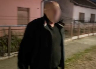 Razbili mu nos i slomili vilicu! Blokaderi krvnički pretukli čoveka: Drugog zapalili bakljom (VIDEO) Razbili mu nos i slomili vilicu! Blokaderi krvnički pretukli čoveka: Drugog zapalili bakljom (VIDEO) - featured image