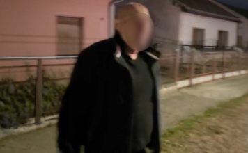 Razbili mu nos i slomili vilicu! Blokaderi krvnički pretukli čoveka: Drugog zapalili bakljom (VIDEO) Razbili mu nos i slomili vilicu! Blokaderi krvnički pretukli čoveka: Drugog zapalili bakljom (VIDEO) - featured image