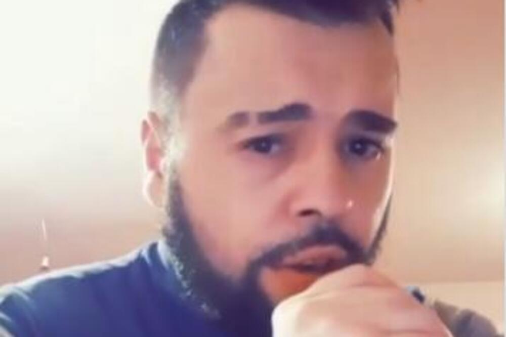 Pitali Bošnjaka “Ajd otpjevaj nešto za braću Srbe!” Evo šta je odgovorio i koju je odabrao! Napravio haos na internetu (Video) - featured image Pitali Bošnjaka “Ajd otpjevaj nešto za braću Srbe!” Evo šta je odgovorio i koju je odabrao! Napravio haos na internetu (Video) - featured image