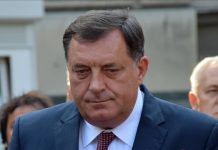 Drama u Srbiji nakon izbora: Traže da se Dodiku zabrani ulazak u zemlju i oduzme državljanstvo Drama u Srbiji nakon izbora: Traže da se Dodiku zabrani ulazak u zemlju i oduzme državljanstvo - featured image