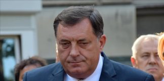 Drama u Srbiji nakon izbora: Traže da se Dodiku zabrani ulazak u zemlju i oduzme državljanstvo Drama u Srbiji nakon izbora: Traže da se Dodiku zabrani ulazak u zemlju i oduzme državljanstvo - featured image