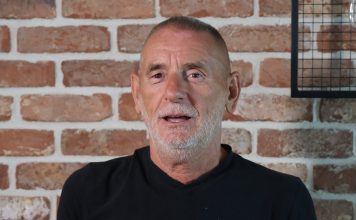Žena se ne pojavljuje u javnosti, ćerka gradi karijeru u SVETSKOJ KOMPANIJI, a evo kako izgleda njegova oaza na Fruškoj gori: Ovo su detalji iz života Lepog Miće Žena se ne pojavljuje u javnosti, ćerka gradi karijeru u SVETSKOJ KOMPANIJI, a evo kako izgleda njegova oaza na Fruškoj gori: Ovo su detalji iz života Lepog Miće - featured image