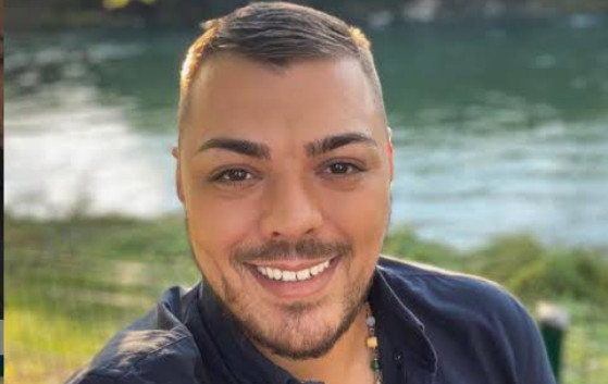 Svi 0čajni zbog smr.ti mladog kolege: P0ginuo, ugašena mladost, roditelji padaju u nesvijest ispred boInice, užasne scene – ovo je zadnja objava Slobe Vasića - featured image Svi 0čajni zbog smr.ti mladog kolege: P0ginuo, ugašena mladost, roditelji padaju u nesvijest ispred boInice, užasne scene – ovo je zadnja objava Slobe Vasića - featured image