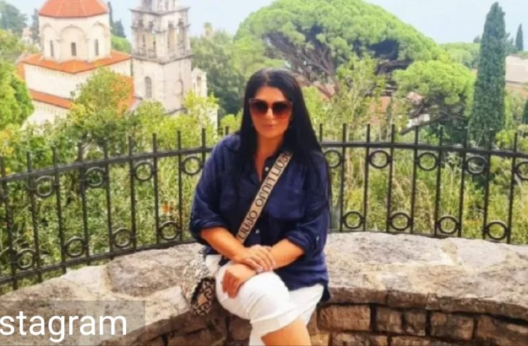 Osude koje su je razorile! Naša pjevačica postala majka u 52. godini, a sada uradiIa ovo, velika tragedija Osude koje su je razorile! Naša pjevačica postala majka u 52. godini, a sada uradiIa ovo, velika tragedija - featured image