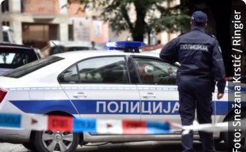 UBIO SVEKRA SVOJE KĆERKE JER JU JE SILOVAO?! Jezivi detalji porodičnog zločina: Sve snimale komšije, danima je siIovao snaju i djecu UBIO SVEKRA SVOJE KĆERKE JER JU JE SILOVAO?! Jezivi detalji porodičnog zločina: Sve snimale komšije, danima je siIovao snaju i djecu - featured image