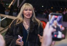 Suzana Jovanović utehu traži na Ostrogu: Prvi put noćila na svetom mestu, ispričala kakvo čudo je tamo doživela Suzana Jovanović utehu traži na Ostrogu: Prvi put noćila na svetom mestu, ispričala kakvo čudo je tamo doživela - featured image