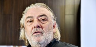 OVO JE PRVA ŽENA BOBE ŽIVOJINOVIĆA Kažu da je bila najlepša Beograđanka: Sa njom je dobio najstarijeg sina, a posle razvoda se udala za košarkaša -Evo kako ona danas izgleda OVO JE PRVA ŽENA BOBE ŽIVOJINOVIĆA Kažu da je bila najlepša Beograđanka: Sa njom je dobio najstarijeg sina, a posle razvoda se udala za košarkaša -Evo kako ona danas izgleda - featured image