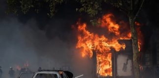 OVO JE DATUM KAD ĆE CIJELA EVROPA GORJETI: Stigla zastrašujuća najava organizovanog protesta širom EU, planiraju se MASOVNI NEREDI OVO JE DATUM KAD ĆE CIJELA EVROPA GORJETI: Stigla zastrašujuća najava organizovanog protesta širom EU, planiraju se MASOVNI NEREDI - featured image